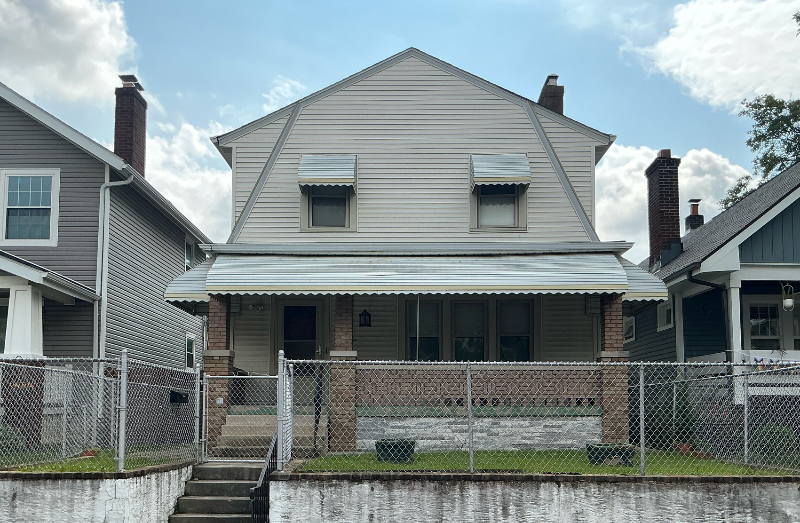 Columbus House: 966 S 18th St