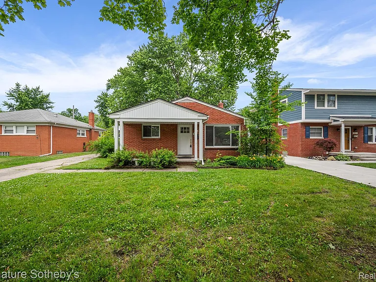 Royal Oak House: 3626 Hillside Drive