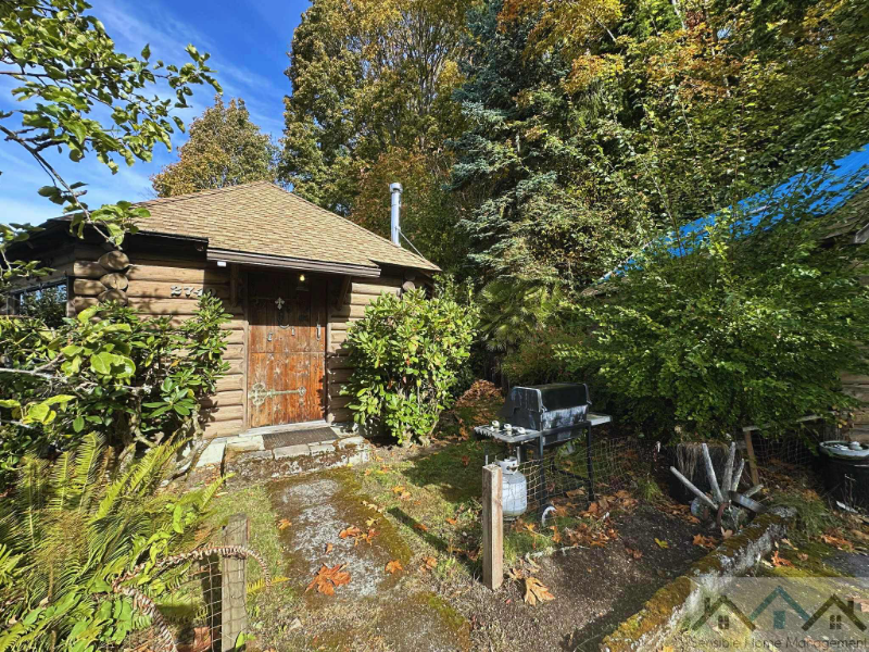 Burien House: 2740 SW 156th St