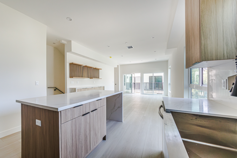 Los Angeles Townhome: 1330 Tamarind Ave