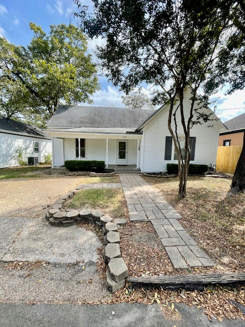 Waco House: 1914 Ross