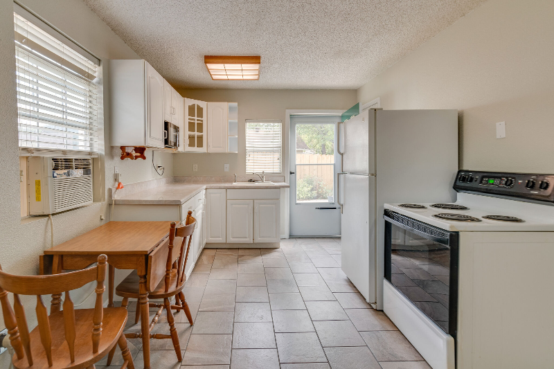 KELLER House: 406 MARSHA ST