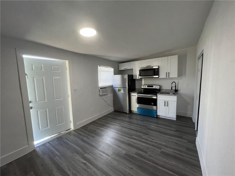 Fort Lauderdale Apartment: 3904 SW 13 CT