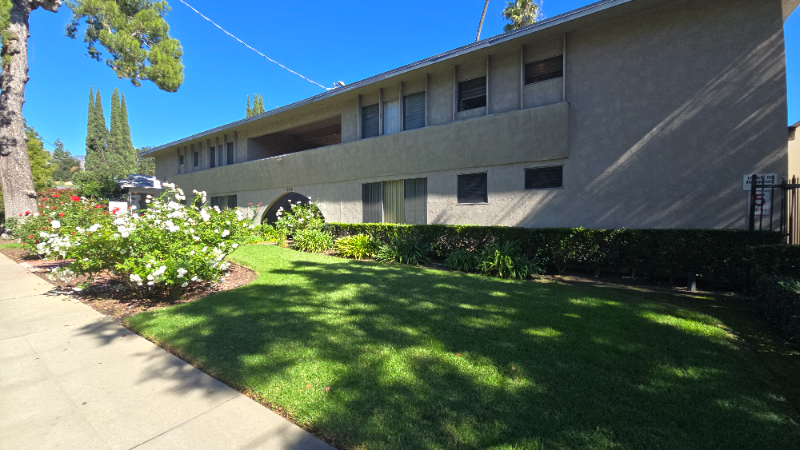 Pasadena Apartment: 260 N. Oak Ave