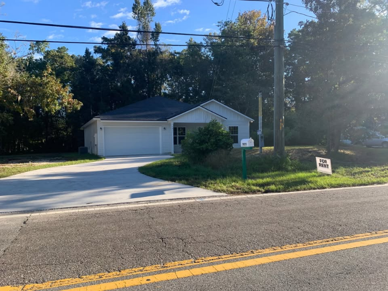 Jacksonville House: 5871 Collins Rd