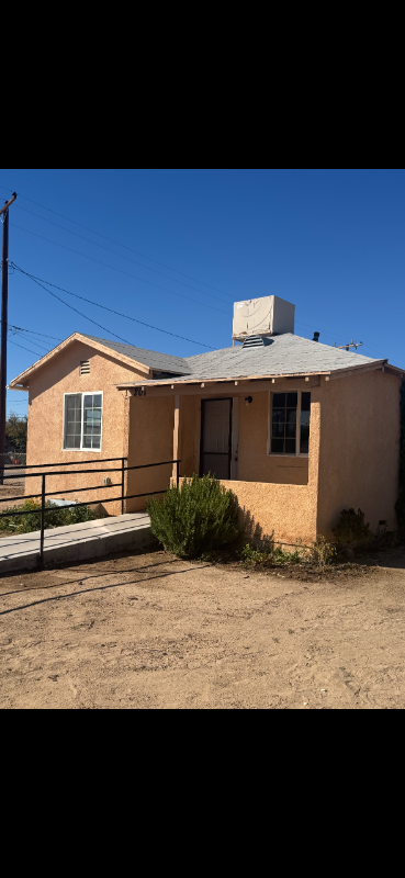 Yermo House: 201 East Williams