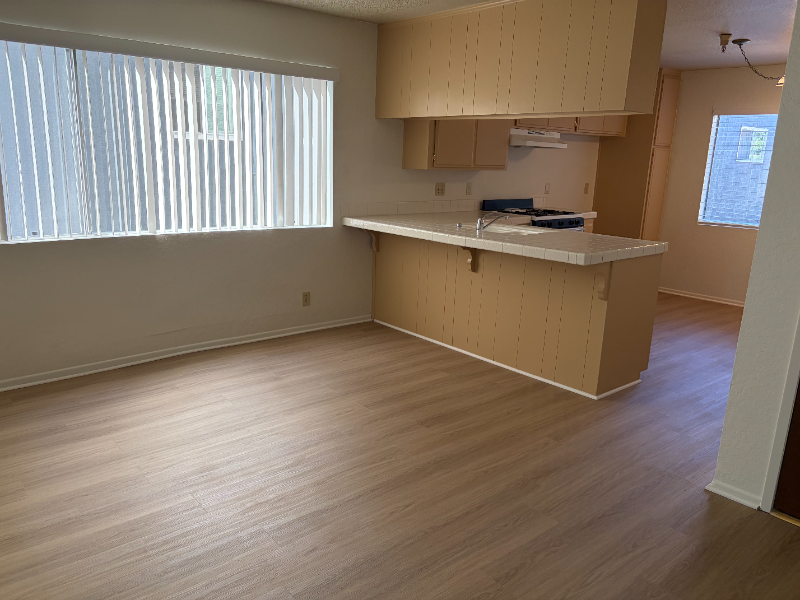 Hawthorne Apartment: 4040 W. 130th Street