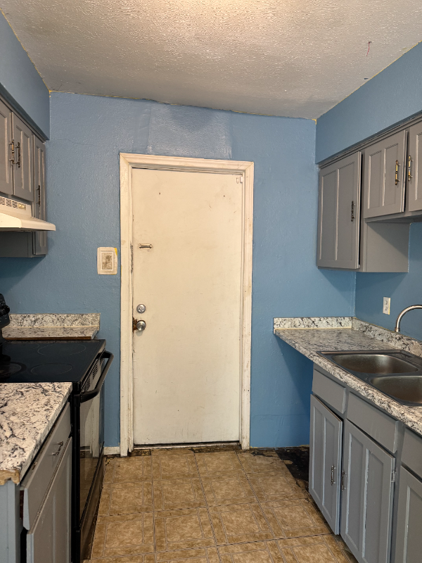 Garland House: 1702 Novel Cir