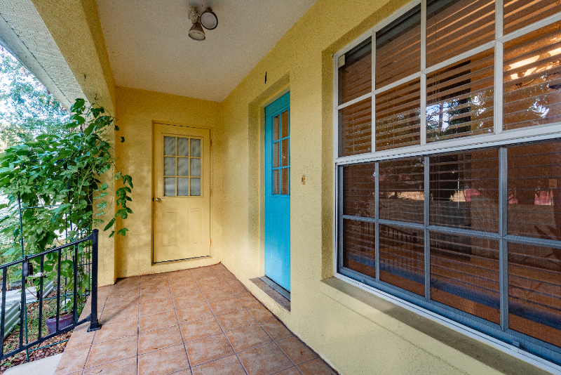 Oldsmar Townhome: 406 s bayview blvd