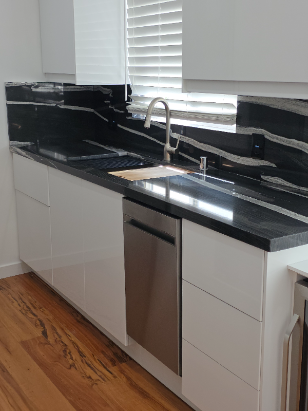 los Angeles Apartment: 11355 Washington Place