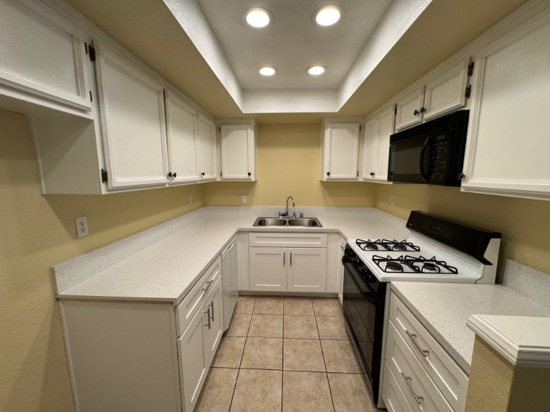 Rancho Cucamonga Townhome: 8167 Vineyard