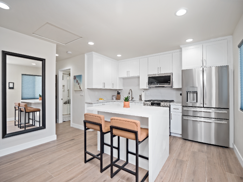 REDLANDS Multiplex: 608 Nottingham Drive