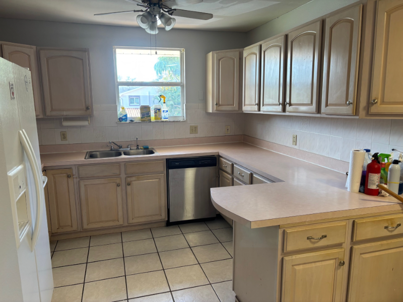 Clearwater Apartment: 1325 Drew St