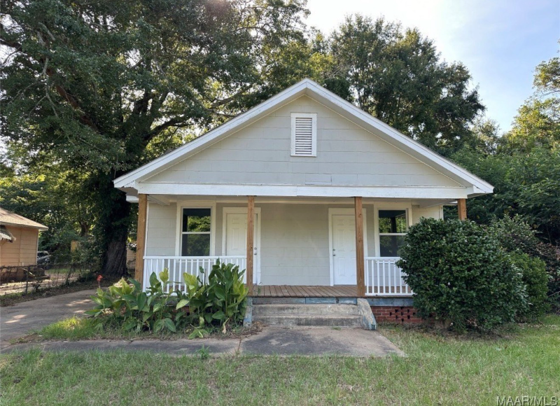 Montgomery House: 525 5th Street