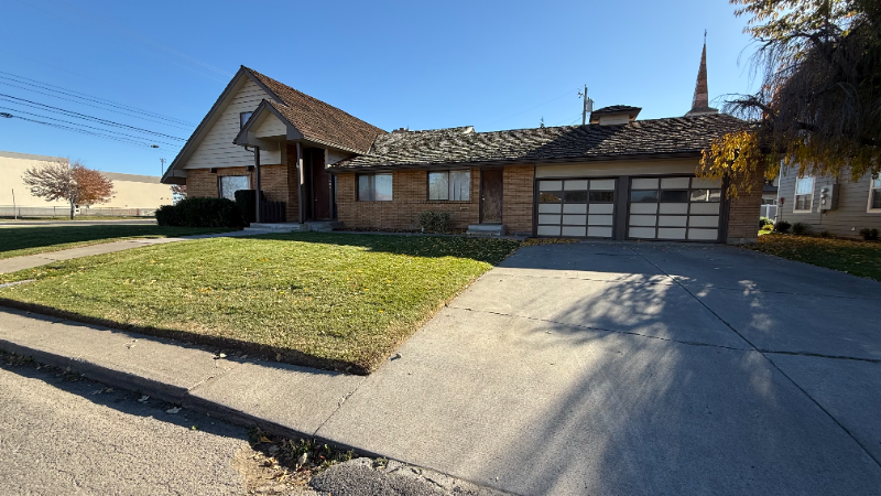 Sunnyside House: 565 Franklin Ct.