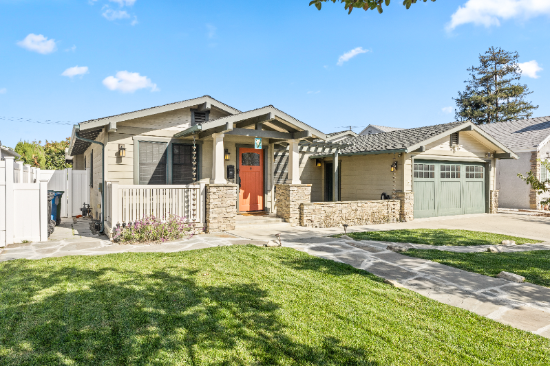 Los Angeles House: 5713 W 79th street