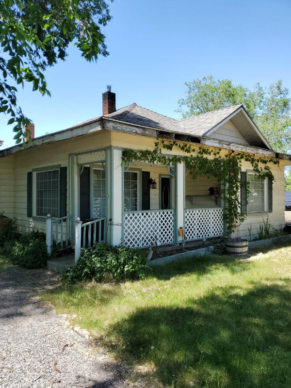 Alturas House: 921 N Main St
