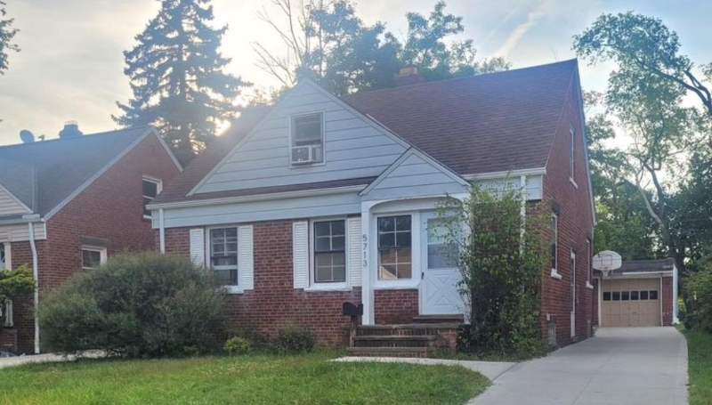 Maple Heights House: 5713 South Blvd