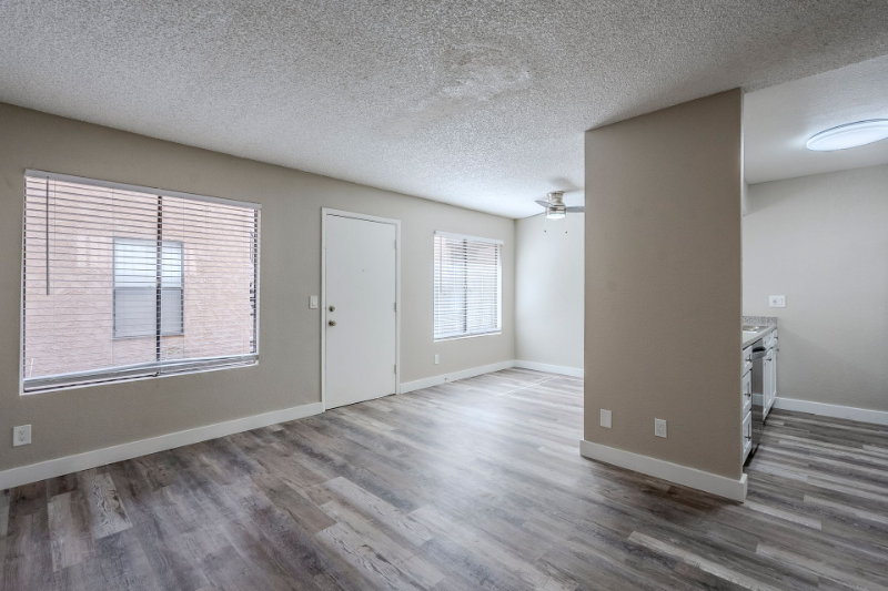 Phoenix Apartment: 3816 E. McDowell Road