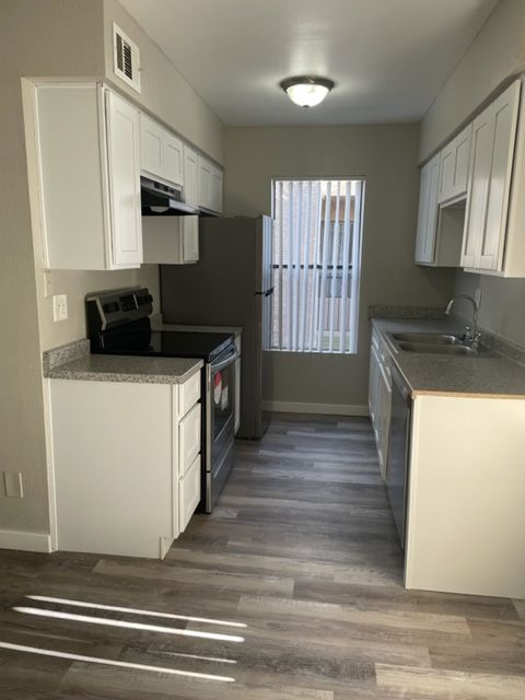 Phoenix Apartment: 3816 E. McDowell Road