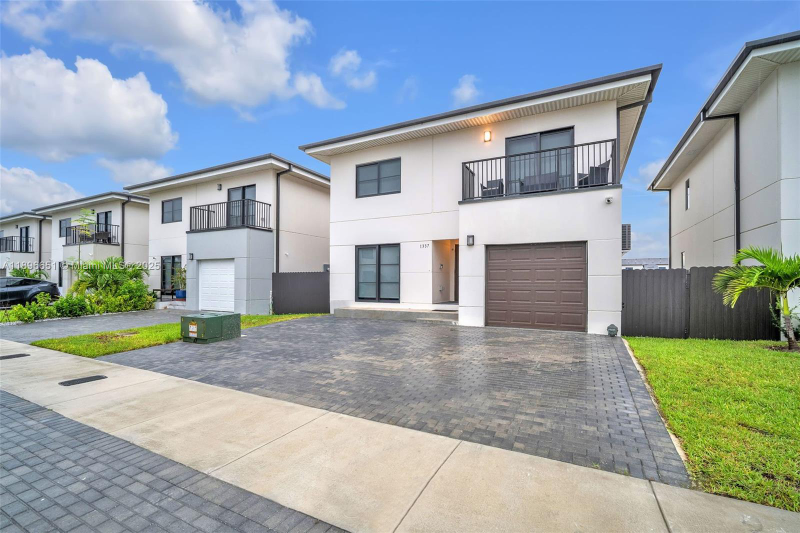 Florida City Townhome: 1337 NW 3rd St