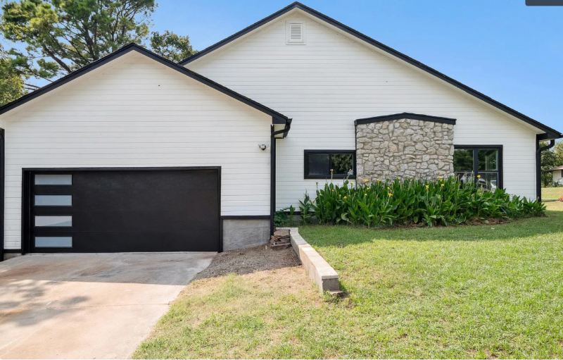 Tulsa House: 610 West Fairview Street