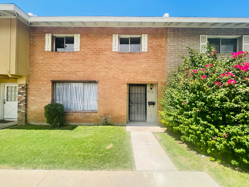 Tempe House: 4613 S Mill Ave