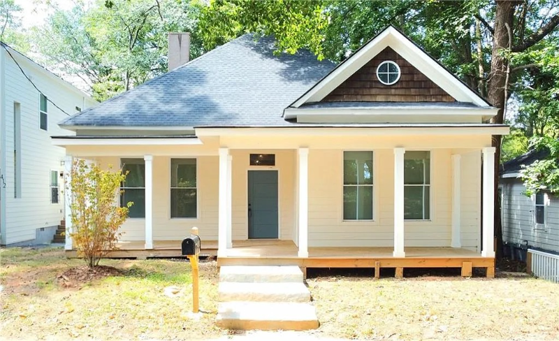 Atlanta House: 416 Andrew J Hairston PL NW