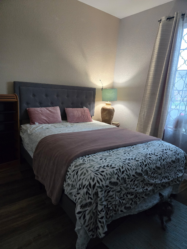 Fairfield House: 5212 antiquity circle