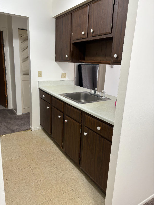 BATTLE CREEK Apartment: 695 CAPITAL AVE NE