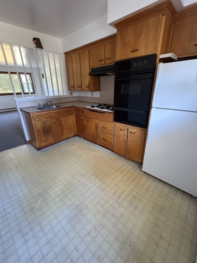 Battle Creek Apartment: 102 Brewer Dr