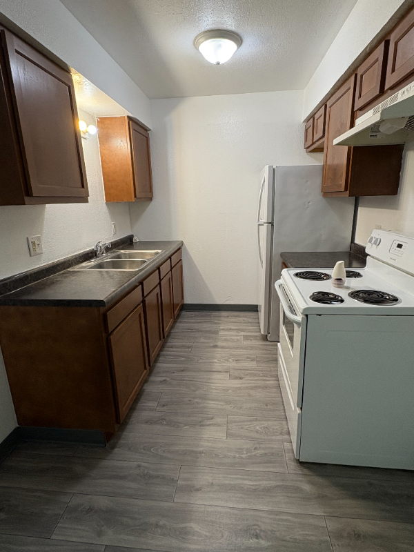 Battle Creek Apartment: 685 Michigan Ave E