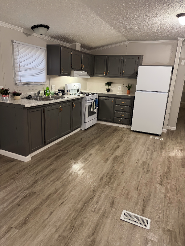 Marshalltown House: 2552 Smith Ave