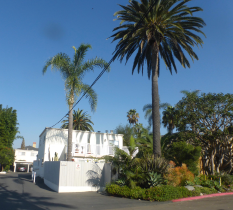 Carlsbad Townhome: 350 Chestnut Ave