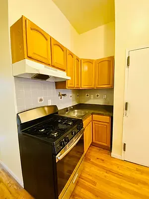 Astoria Apartment: 21-79 Steinway Street