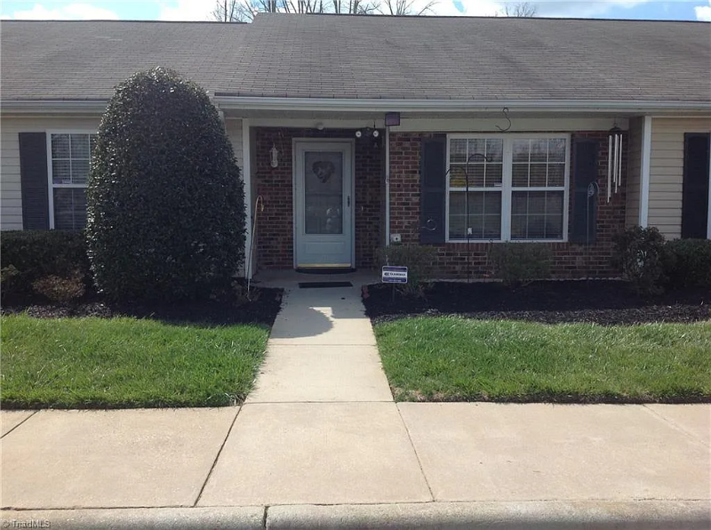 High Point Townhome: 2932 waterstone loop