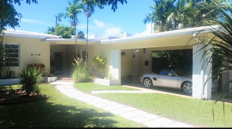 Miami Beach House: 1826 Biarritz Dr