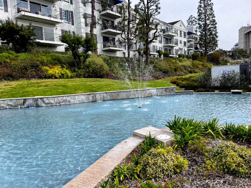 Newport Beach Condo: 300 Cagney Ln