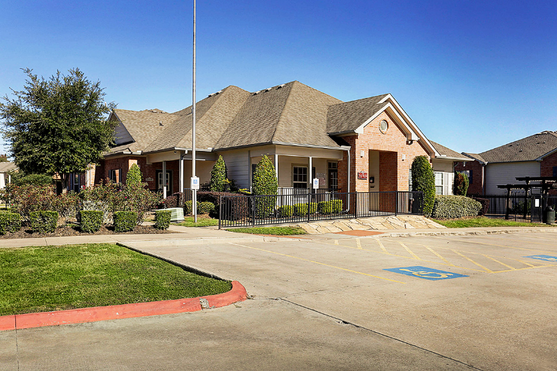 Willis Apartment: 9700 FM 1097 W