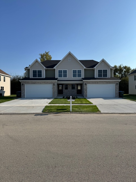 Coal City Townhome: 875 Covey Lane