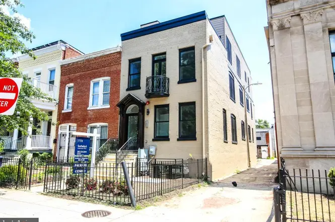 Washington Condo: 811 8 St NE