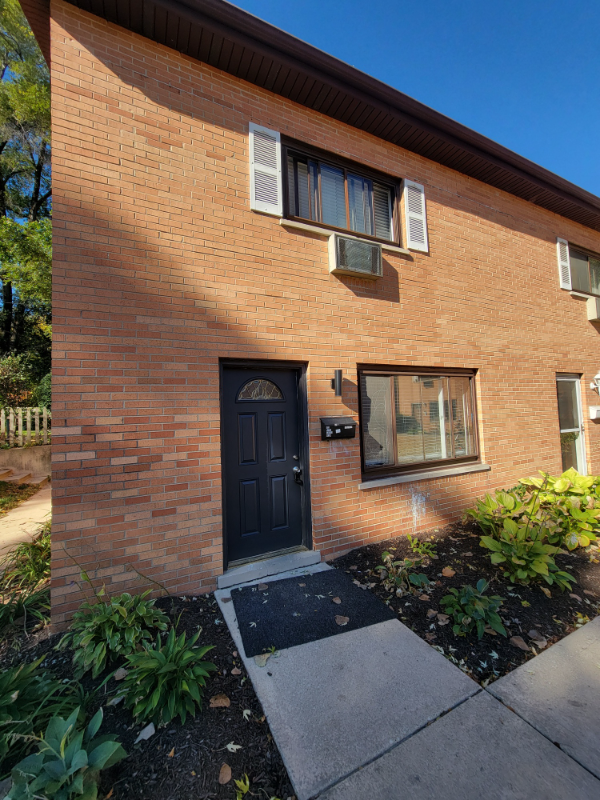 Glen Ellyn Apartment: 310 Duane Street