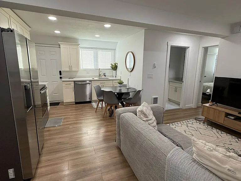 Seattle Townhome: 3730 sw 99th st