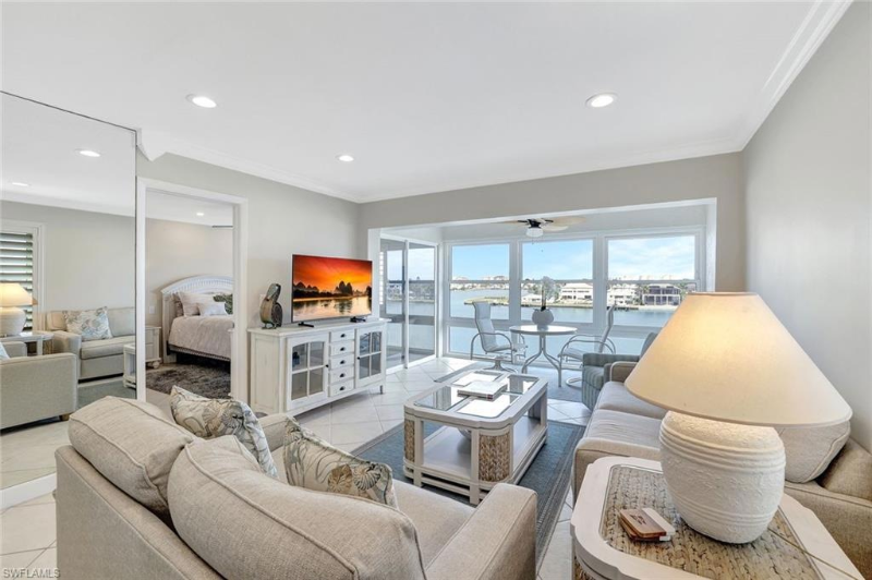 Naples Condo: 271 Southbay Dr