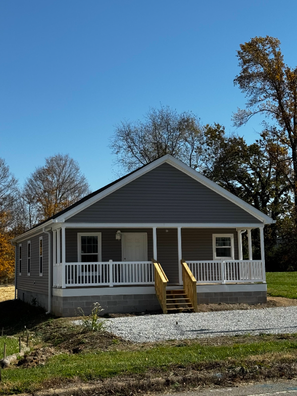 Bloomington House: 5865 S Fairfax Road