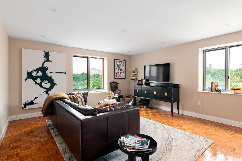 New York Condo: 300 W 135th St
