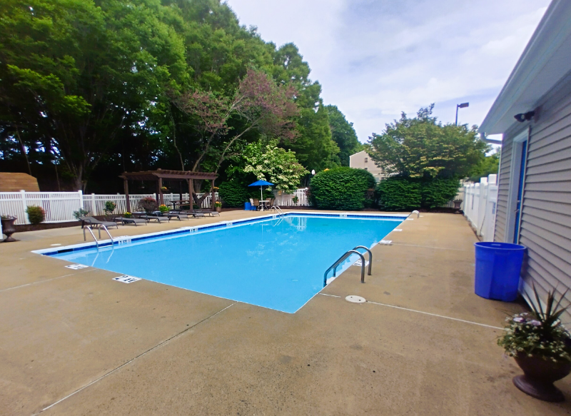 Lynchburg Apartment: 600 Reusens Road