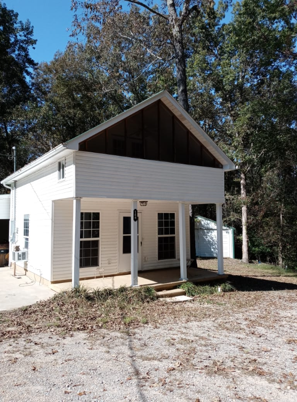 Iuka House: 144 County Road 346