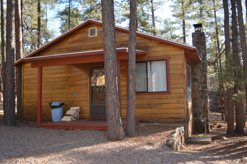 Pinetop House: 237 E White Mountain Blvd