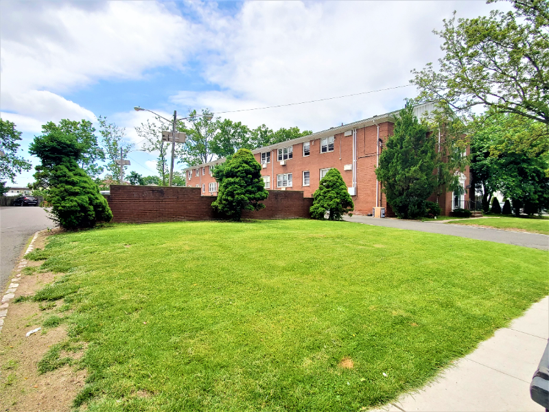Elizabeth Townhome: 720 Westfield Ave
